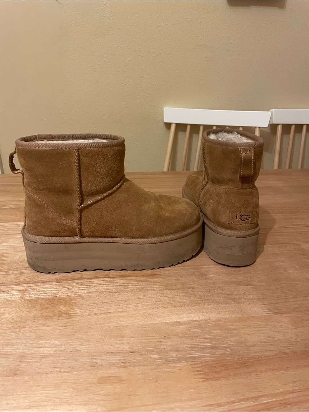 UGG Women's Classic Mini Platform Boots in Chestnut size 8